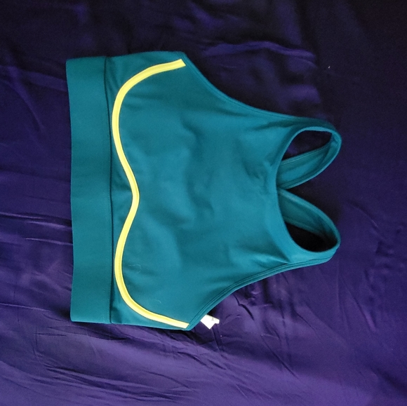 Fabletics Blare Cross Back Medium Impact SportsBra - Picture 5 of 7